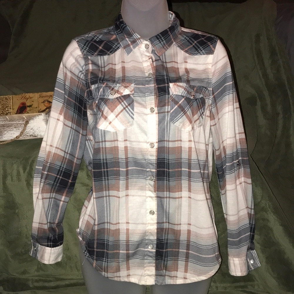 Flannel snap up long sleeved shirt